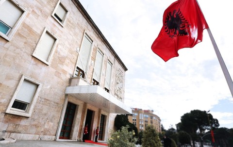Abuzimet e qeverise me investimet: Vetem 18 per qind e fondeve sipas ligjit